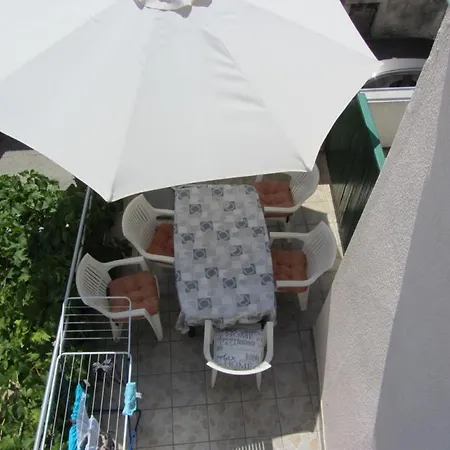 Apartment In With Balcony, Air Conditioning, Wi-fi