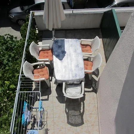 Apartment In With Balcony, Air Conditioning, Wi-fi