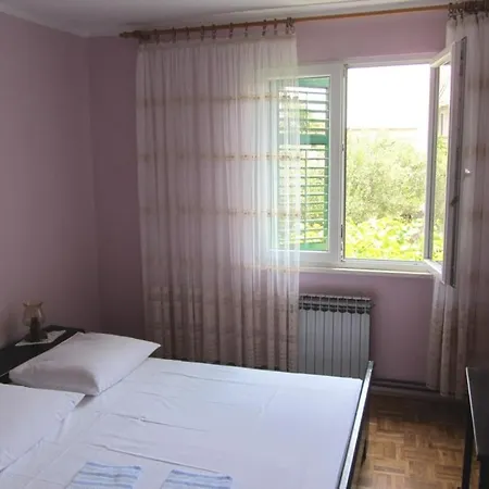 Apartment In With Balcony, Air Conditioning, Wi-fi Vodice